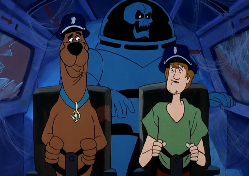 Space Kook haunting Scooby and Shaggy