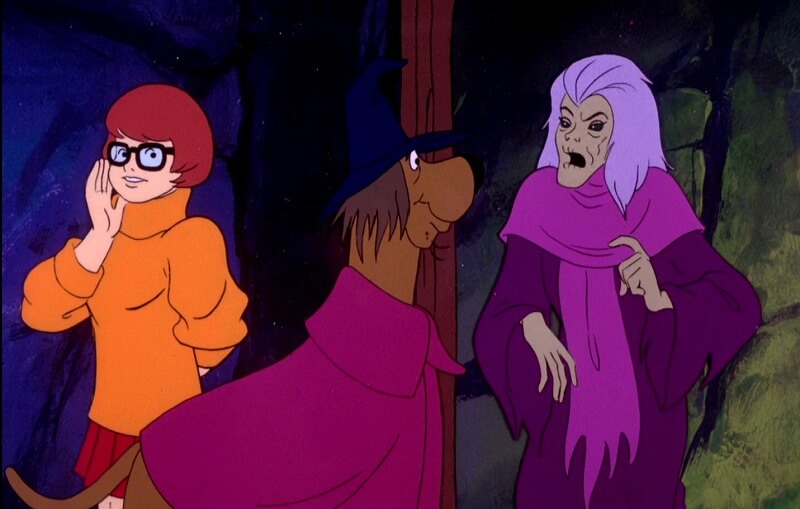 Scooby dressed as a Witch