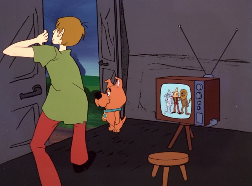 Tv in the back of the mystery machine